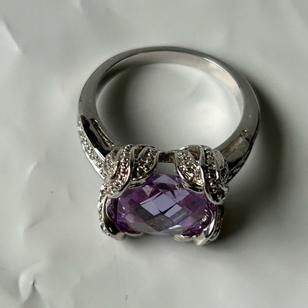 Lavish Amethyst Silver Ring